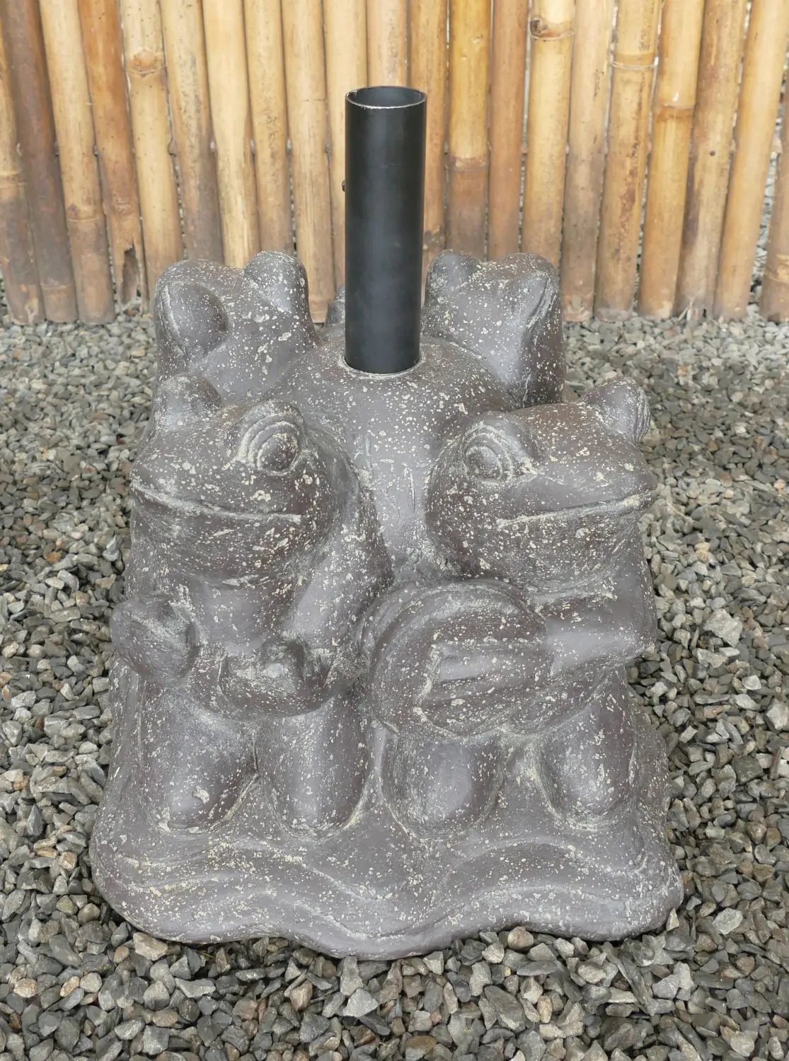  Product image 1 of the product “Frog umbrella stand made of cast stone, 32cm height, with plastic pipe inside (48mm diameter, 25cm depth), 1 set with metal pipe (45mm diameter, 40cm Height) ”